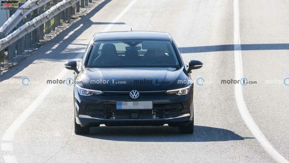 VW Golf 8 Facelift (2024) auf neuen Erlkönigbildern