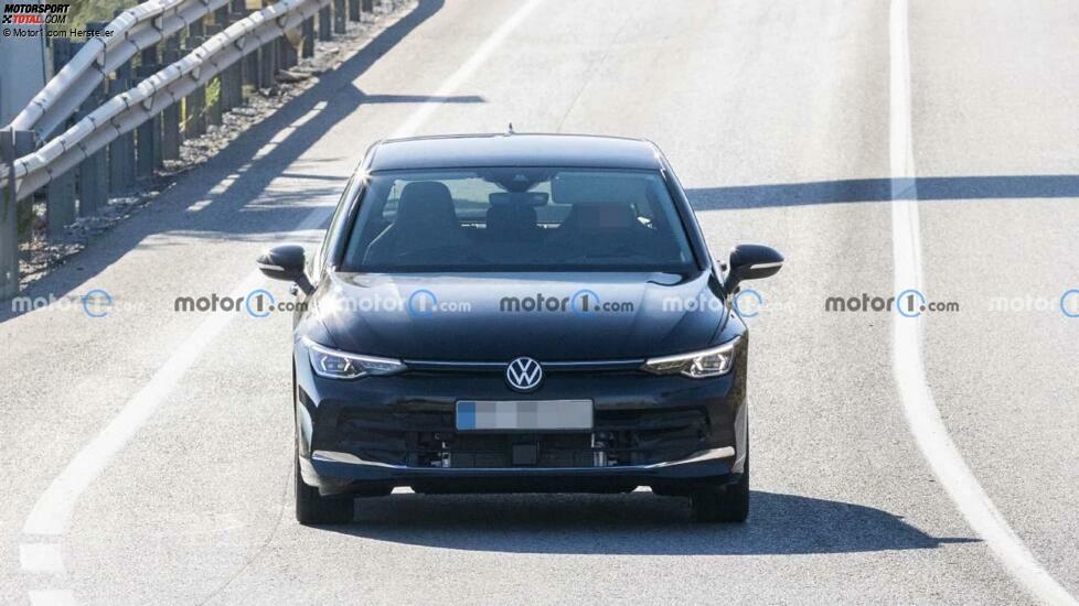 VW Golf 8 Facelift (2024) auf neuen Erlkönigbildern