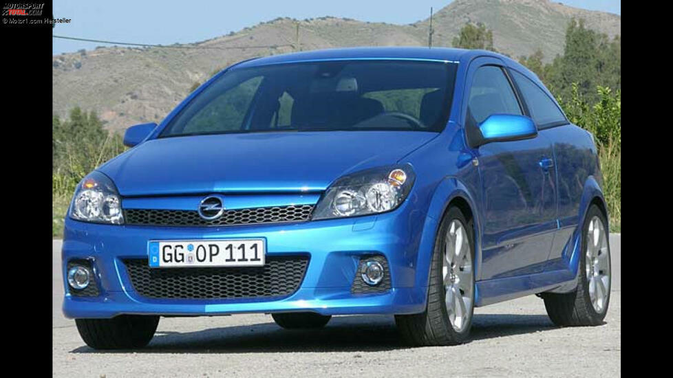 Aggressive Front, schnittige Linie: Der Opel Astra OPC rennt mit 240 Turbo-PS stramme 244 km/h