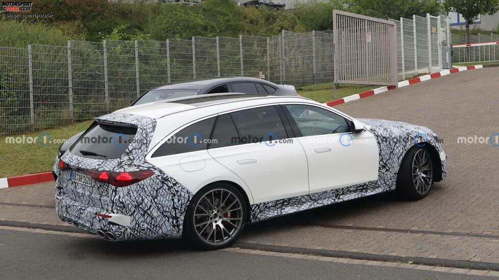 Spionagefoto des Mercedes-AMG E53 Estate 2024