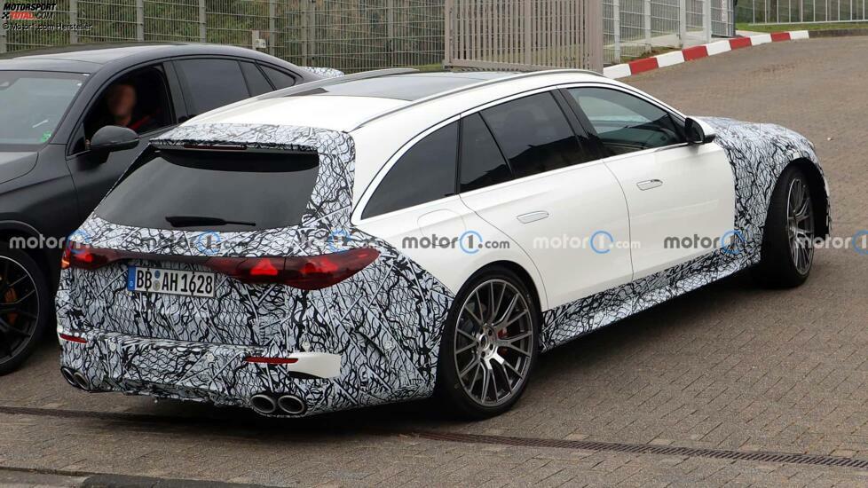 Spionagefoto des Mercedes-AMG E53 Estate 2024