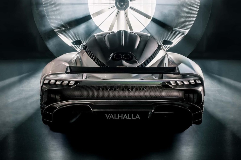 Astons 1.000-PS-Mittelmotor-Supercar naht und das eigene F1-Team hilft fleißig bei der Arbeit