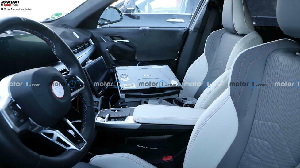 BMW X2 (2024) als Erlkönig (mit Aufnahmen des Innenraums)
