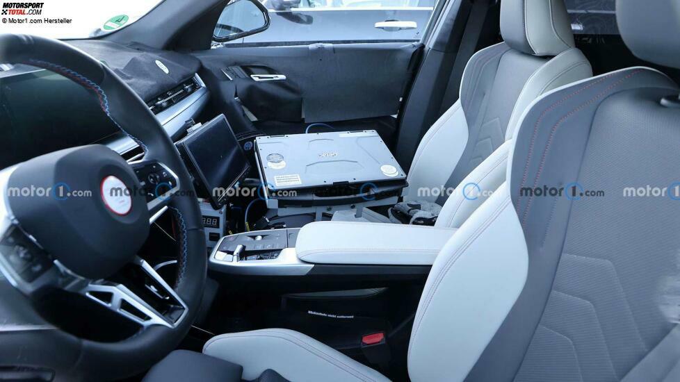 BMW X2 (2024) als Erlkönig (mit Aufnahmen des Innenraums)