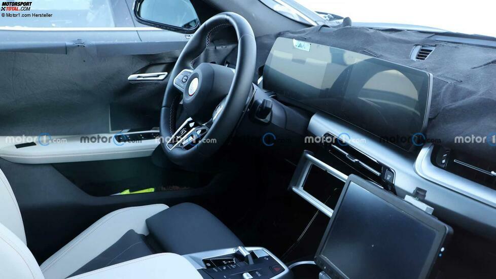 BMW X2 (2024) als Erlkönig (mit Aufnahmen des Innenraums)