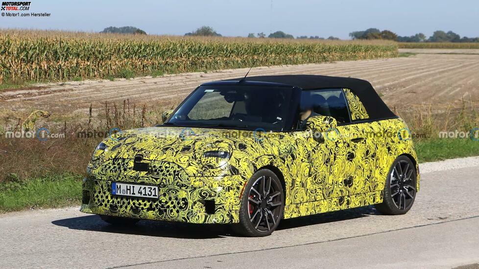 Spionagefoto von 2025 Mini Cooper Convertible mit Frontansicht