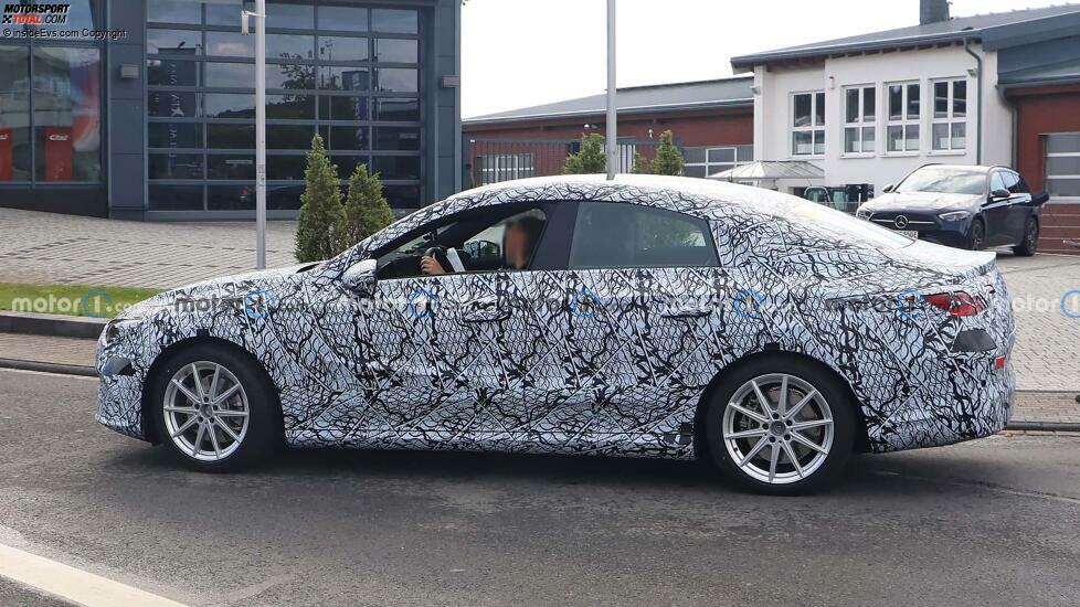 Mercedes CLA auf MMA-Basis als Erlkönig