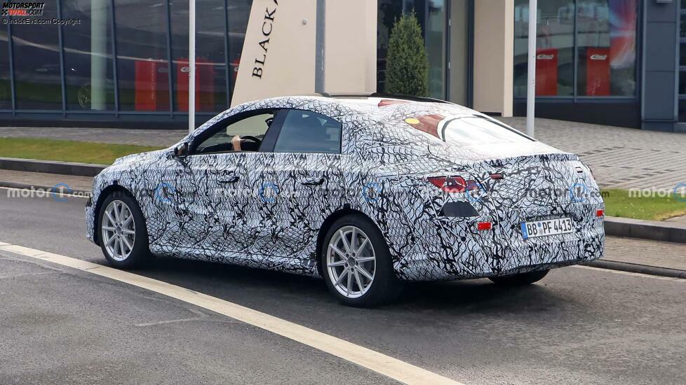 Mercedes CLA auf MMA-Basis als Erlkönig