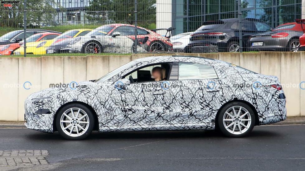 Mercedes CLA auf MMA-Basis als Erlkönig