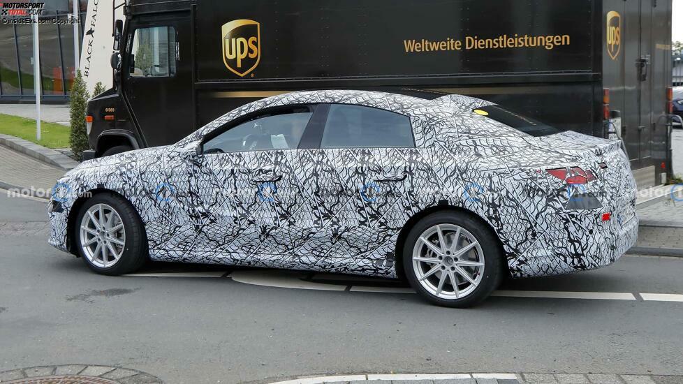 Mercedes CLA auf MMA-Basis als Erlkönig