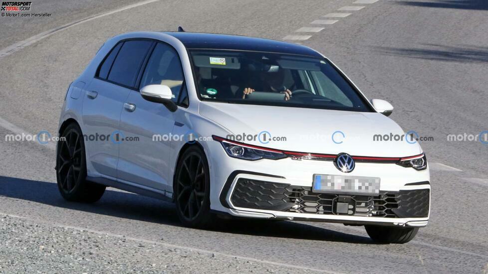 VW Golf GTI Facelift (2024) als Erlkönig