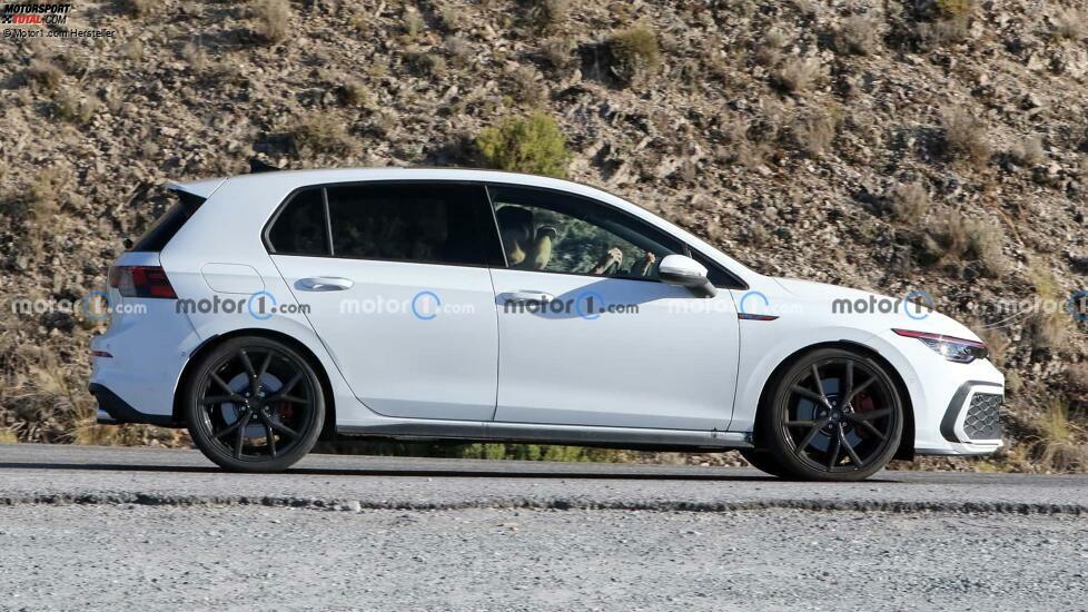 VW Golf GTI Facelift (2024) als Erlkönig