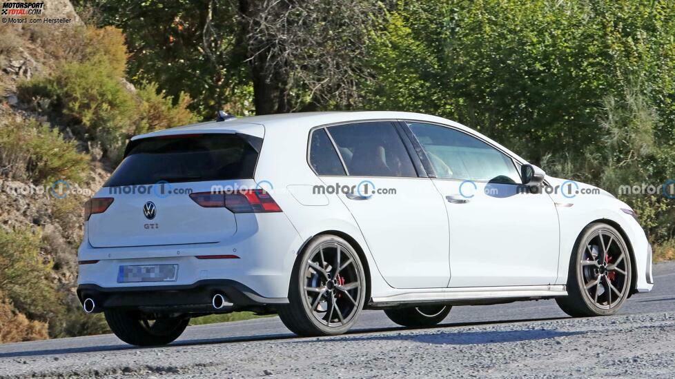 VW Golf GTI Facelift (2024) als Erlkönig
