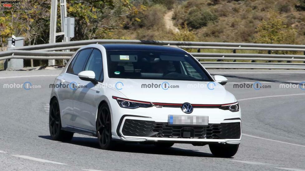 VW Golf GTI Facelift (2024) als Erlkönig
