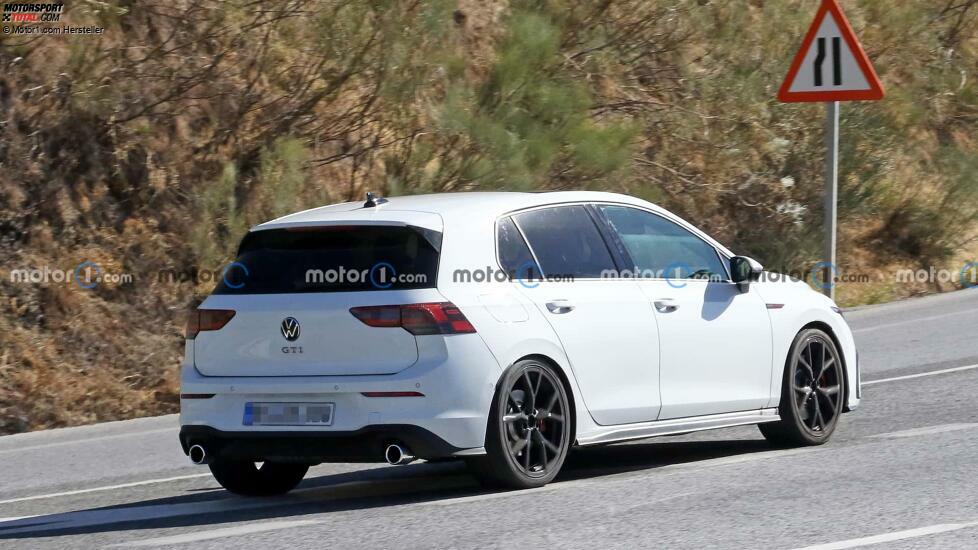 VW Golf GTI Facelift (2024) als Erlkönig