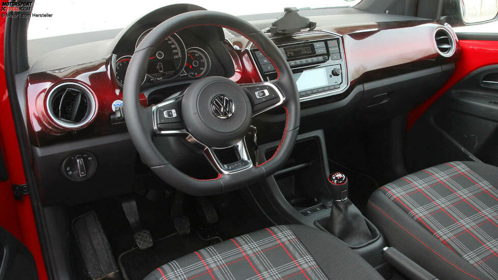 Der Fahrerplatz im Up GTI