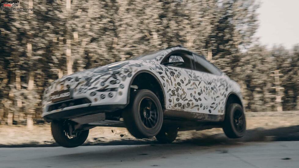 Tesla Model Y mit Pu.Labo Lift Kit