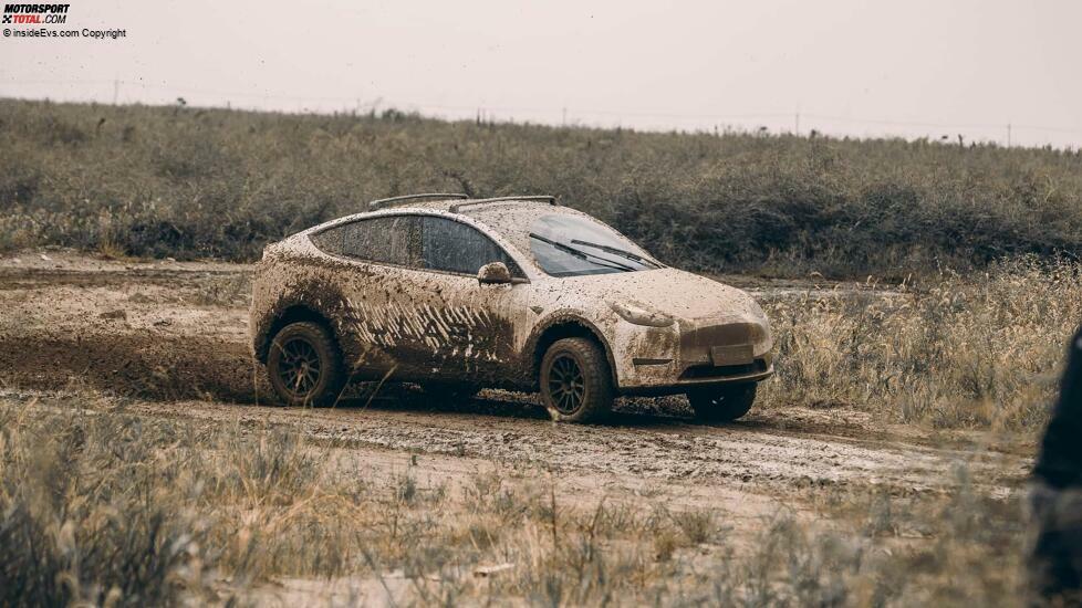 Tesla Model Y mit Pu.Labo Lift Kit