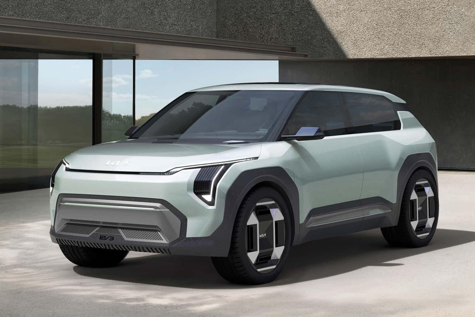 Kia stellt den EV3 vor: Äußerlich sieht er dem EV9 und EV5 ähnlich, für den Innenraum hat man sich ein paar Merkwürdigkeiten einfallen lassen