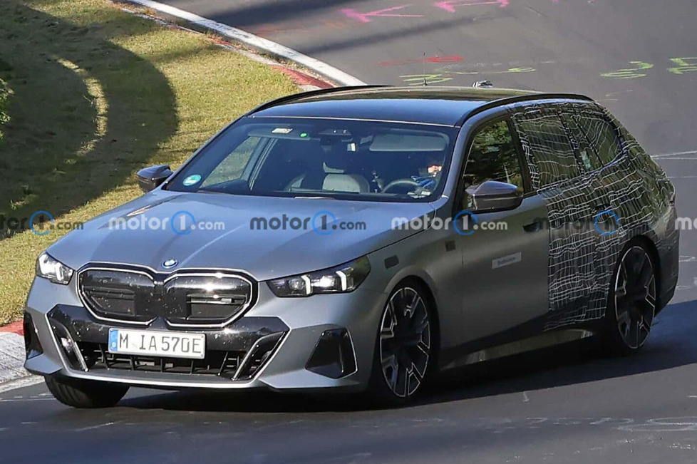 Hier kommt der neueste Blick auf den BMW i5 Touring: Der Elektrokombi wurde auf der Nordschleife des Nürburgrings und auf den umliegenden Straßen gesichtet
