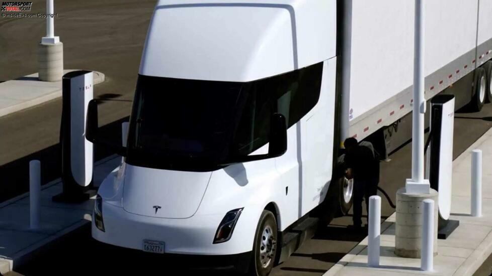 Tesla Semi (2023)