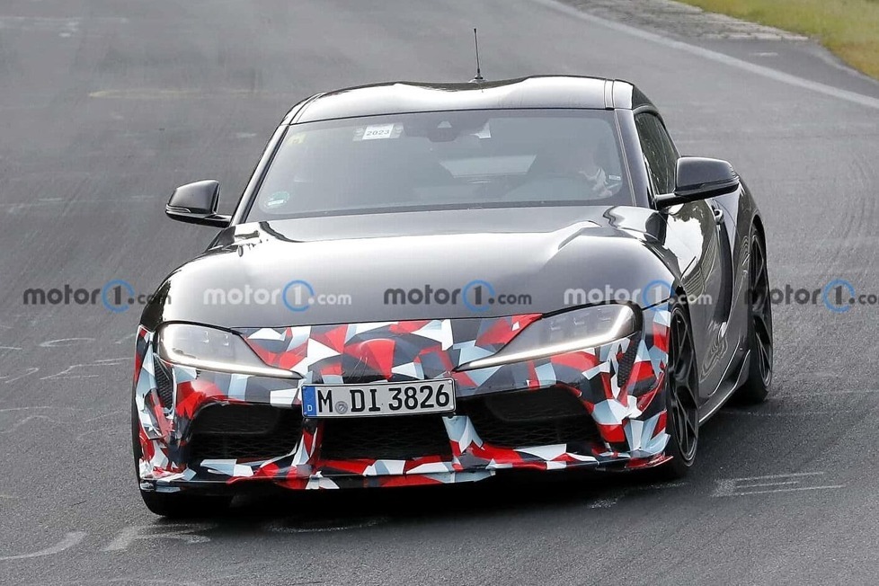 Der Prototyp hat größere Bremsen und ein auffälliges Aerodynamik-Upgrade