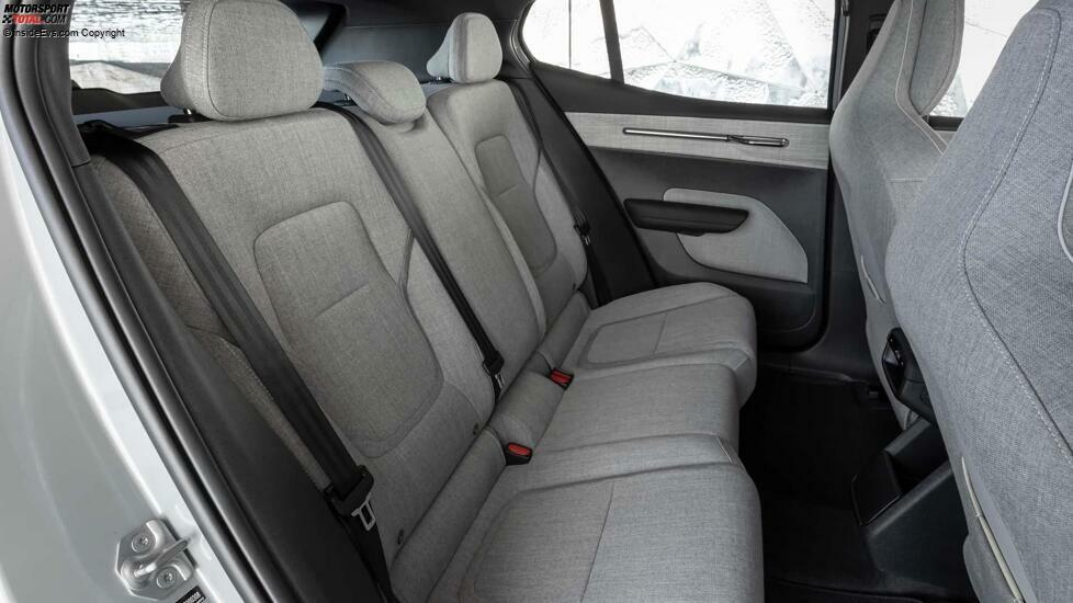Volvo EX30 (2024)