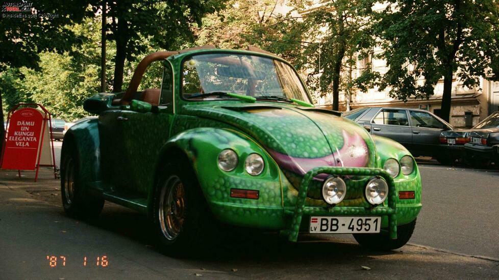 Leonard F. Yankelovich zollt seinem VW Froggy Tribut.