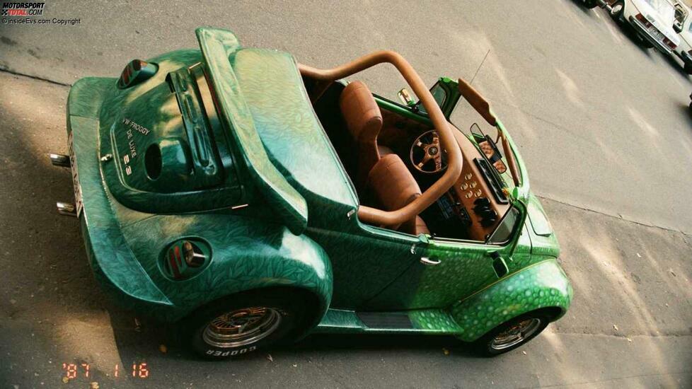 Leonard F. Yankelovich zollt seinem VW Froggy Tribut.