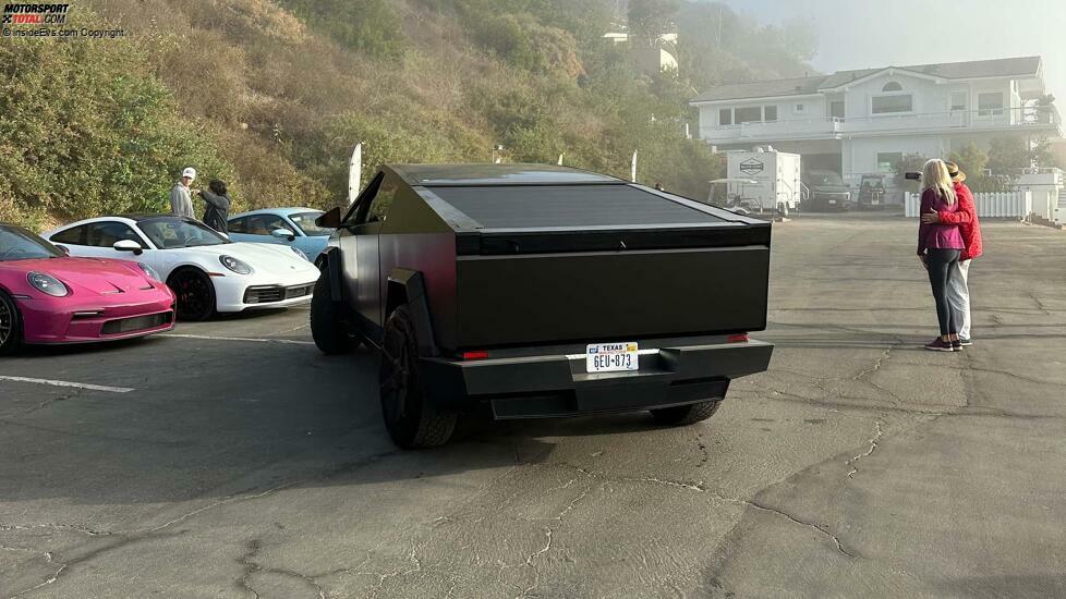 Tesla Cybertruck in Mattschwarz