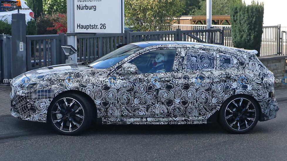 BMW 1er (2024) als M135i-Erlkönig