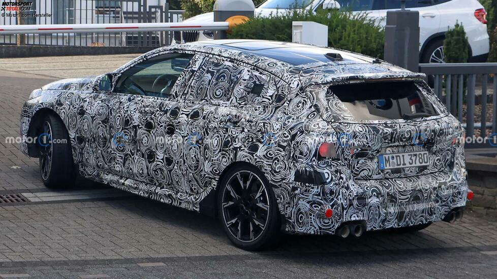BMW 1er (2024) als M135i-Erlkönig