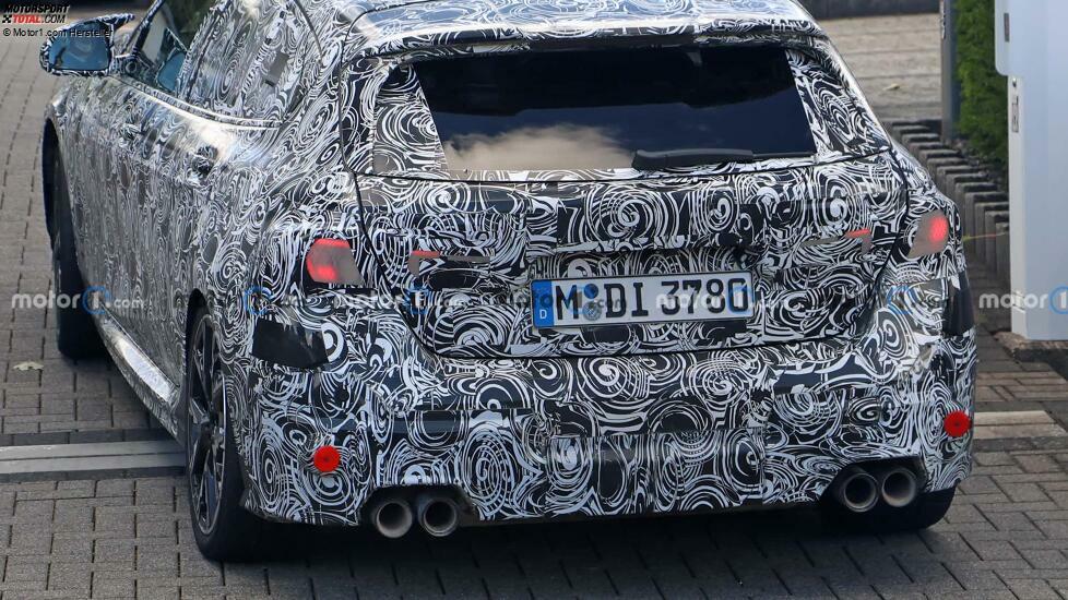 BMW 1er (2024) als M135i-Erlkönig