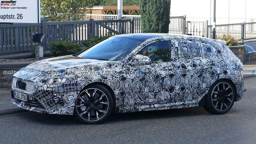 BMW 1er (2024) als M135i-Erlkönig