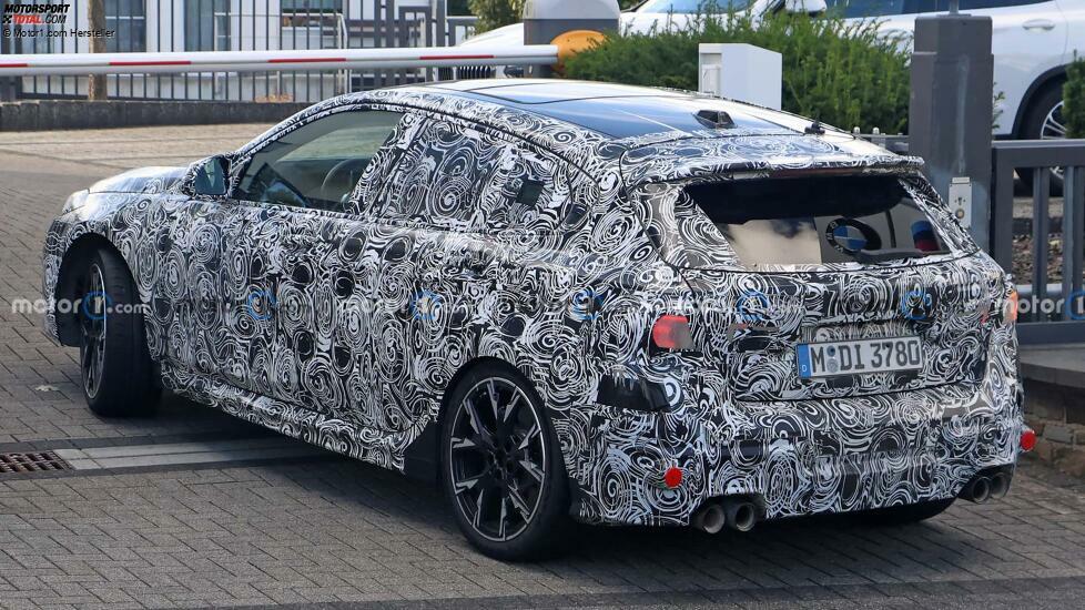 BMW 1er (2024) als M135i-Erlkönig