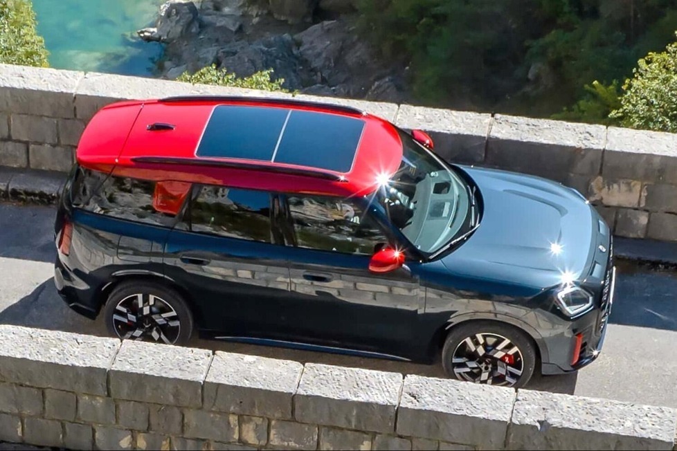 Die Leistung des neuen JCW-Modells sinkt um 6 PS, das Drehmoment wird im Vergleich zum Vorgänger sogar um 50 Nm reduziert ...