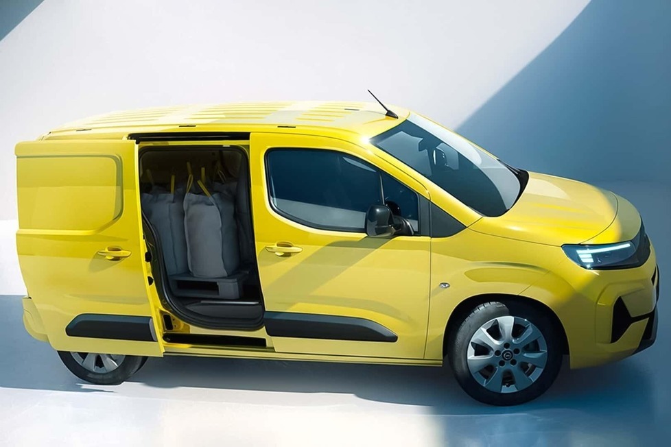 Jetzt prangt auch an dem kompakten Nutzfahrzeug der Opel Vizor
