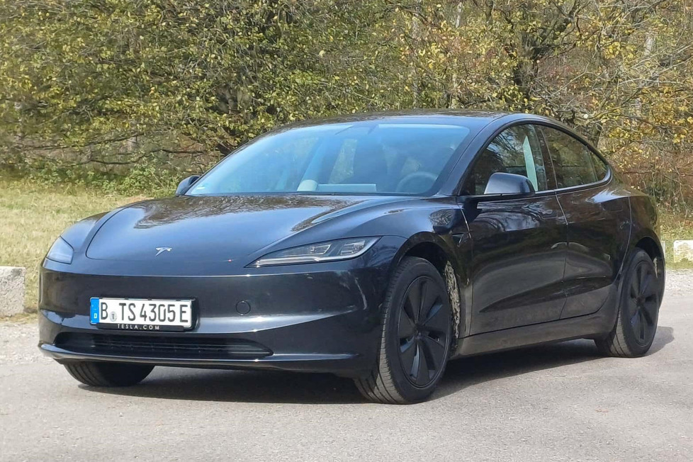 Wir sind einen Tag mit dem Model 3 durch das Voralpenland gedüst: Lesen Sie, wie wir die neue Version der Mittelklasselimousine erlebt haben