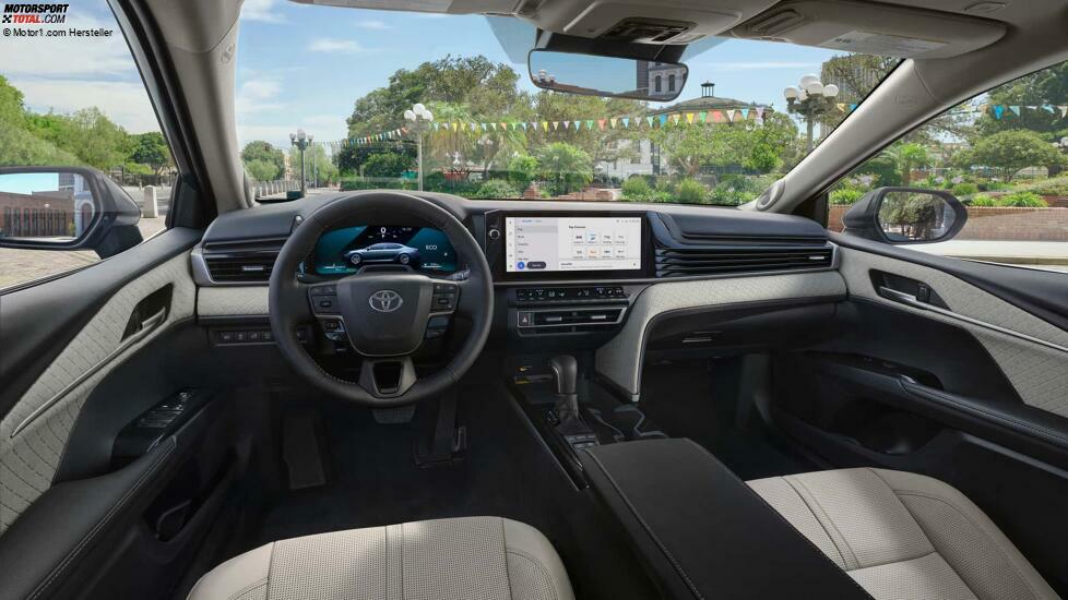Toyota Camry (2024)