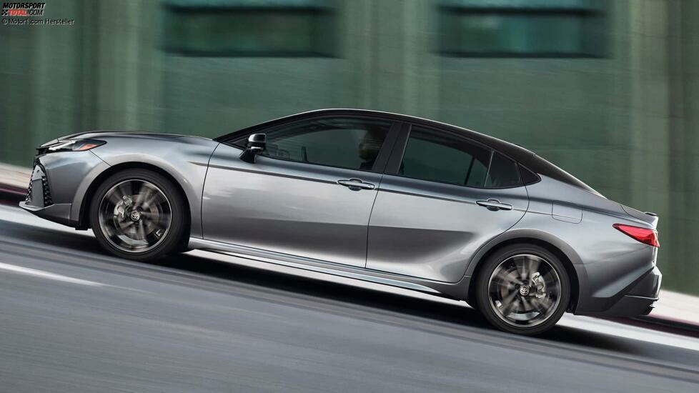 Toyota Camry (2024)