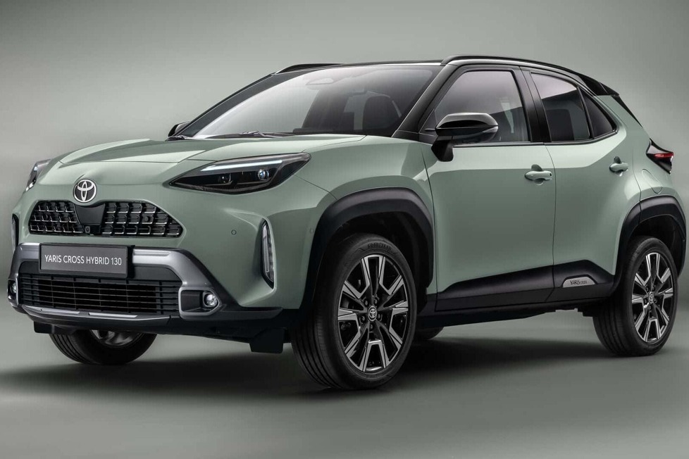 Der Vollhybrid-Antrieb des kleinen SUVs leistet jetzt 132 PS und ein neues Infotainment-System wurde ebenfalls spendiert ...