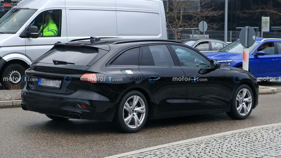 Audi A5 Avant (2024) mit weniger Tarnung