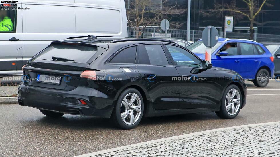 Audi A5 Avant (2024) mit weniger Tarnung