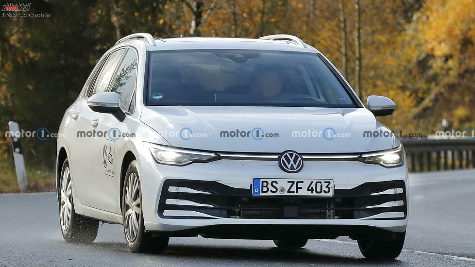 Facelift-Spionagefoto des Volkswagen Golf Variant 2024