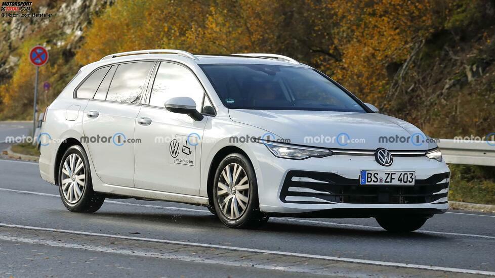 Facelift-Spionagefoto des Volkswagen Golf Variant 2024