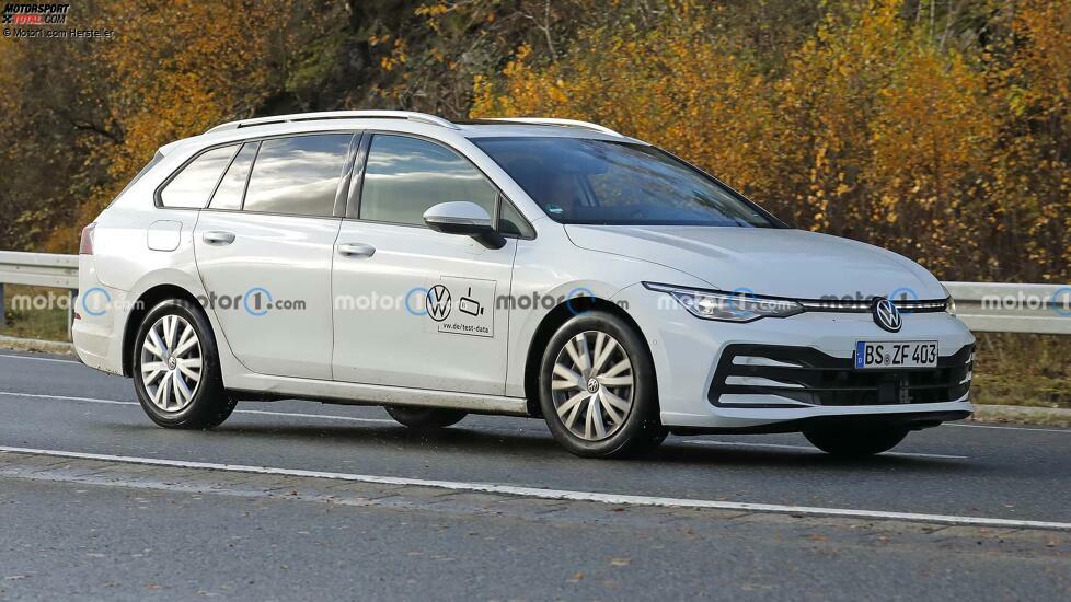 Facelift-Spionagefoto des Volkswagen Golf Variant 2024
