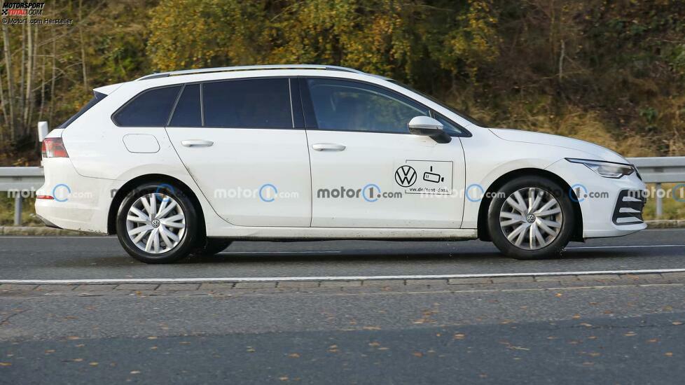 Facelift-Spionagefoto des Volkswagen Golf Variant 2024
