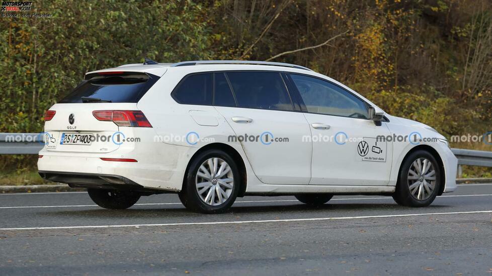 Facelift-Spionagefoto des Volkswagen Golf Variant 2024