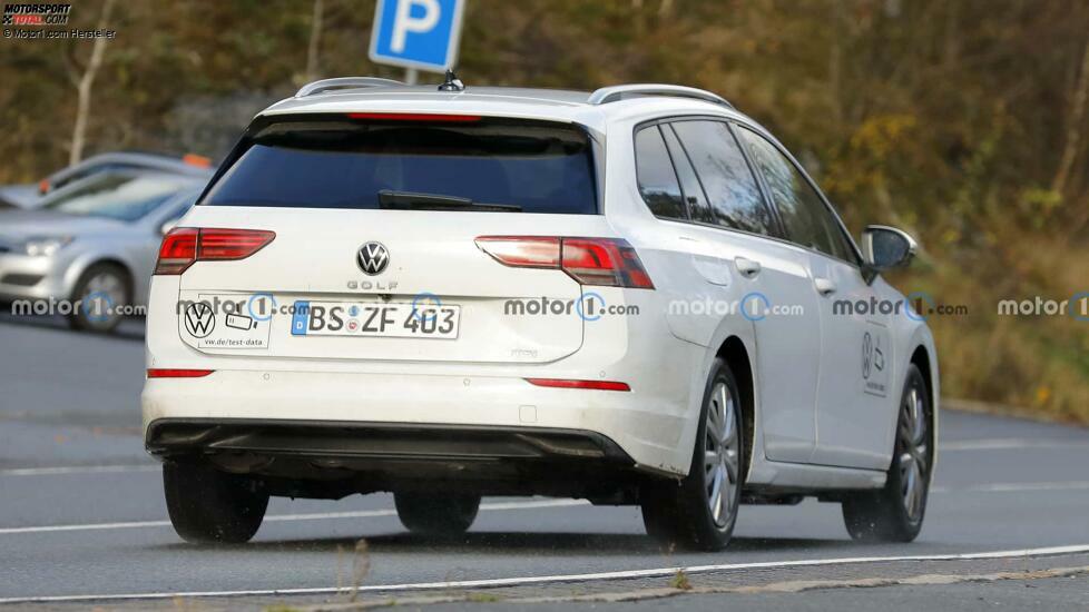 Facelift-Spionagefoto des Volkswagen Golf Variant 2024