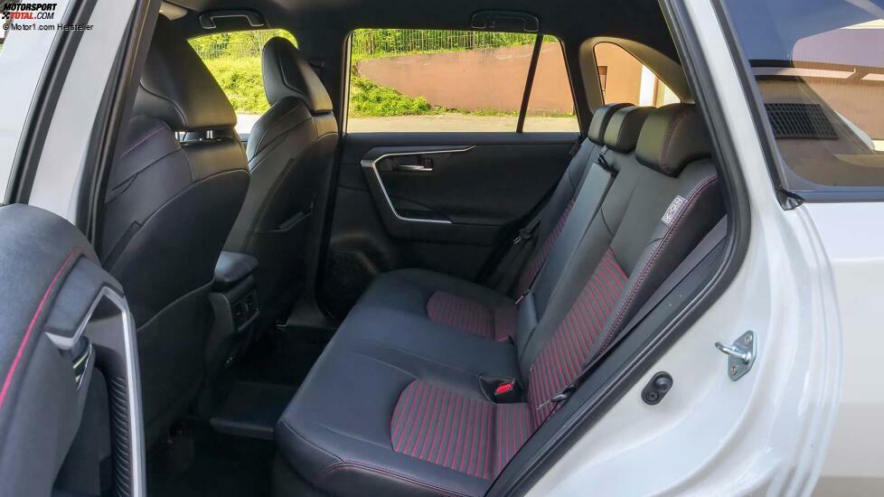 Suzuki Across Plug-in Hybrid (2023) im Test
